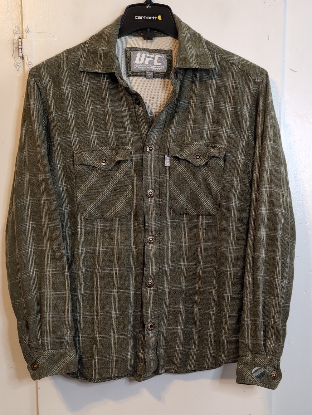 UFC Log Cutter Flannel Button-Up Shirt mens medium